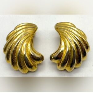 Christian Dior Vintage Gold-tone Curved Leaf Design clip-on earrings